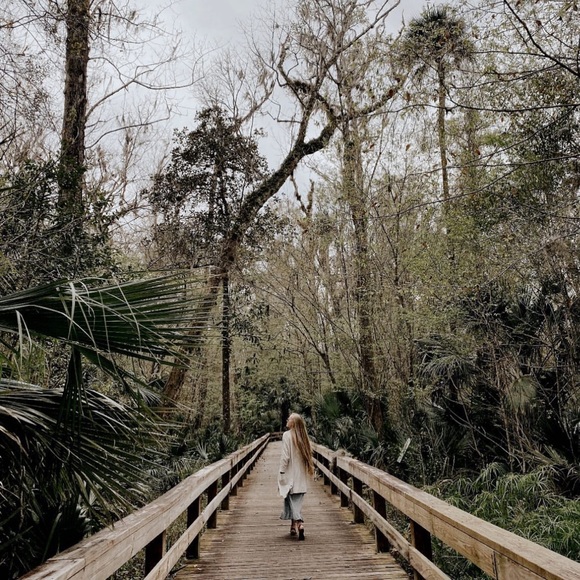 | M E E T  M E | - Picture 4 of 5